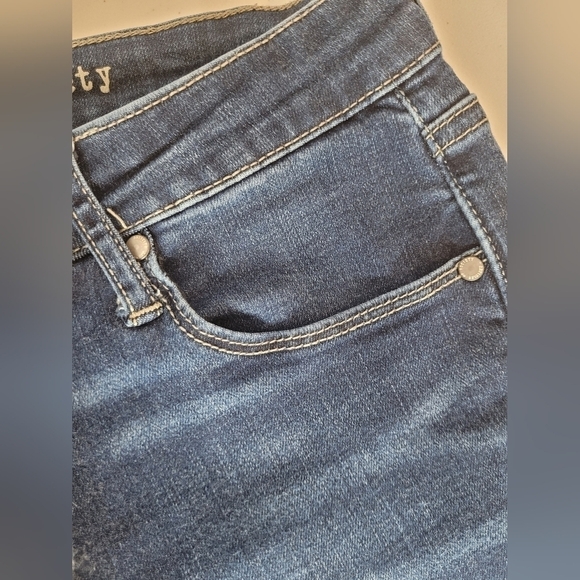 Articles of Society Low Rise Whiskered Denim Raw Hem Skinny Jeans - Size 25 - Picture 4 of 9